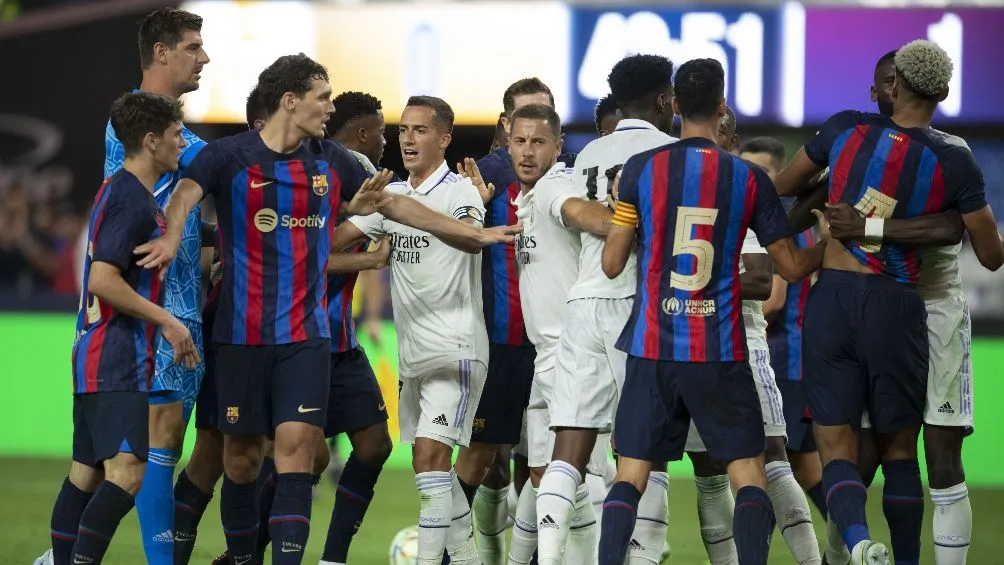 Araujo tuvo una jugada que molestó a Rudiger