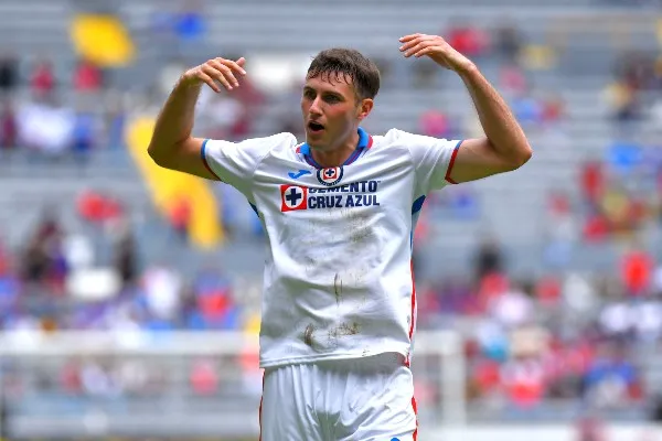 Santiago Giménez con Cruz Azul