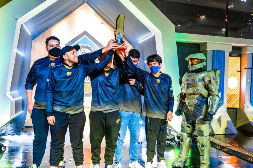 Pittsburgh Knights tras proclamarse Campeón del HCS México