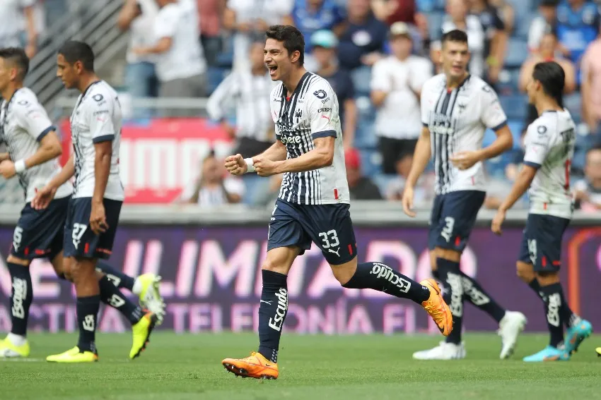 Stefan Medina celebrando su gol