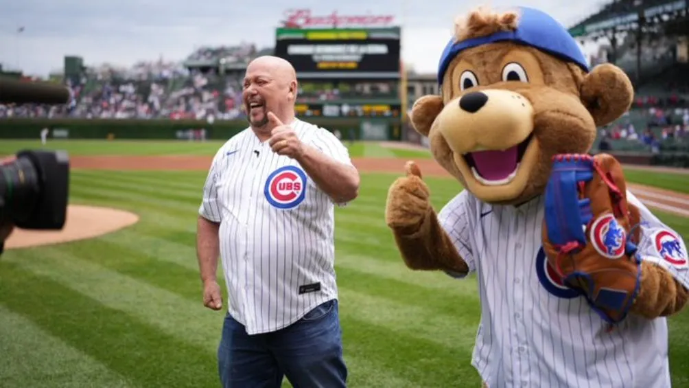 Enrique Bermúdez durante un juego de beisbol