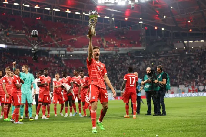 Jugadores de Bayern Munich en festejo