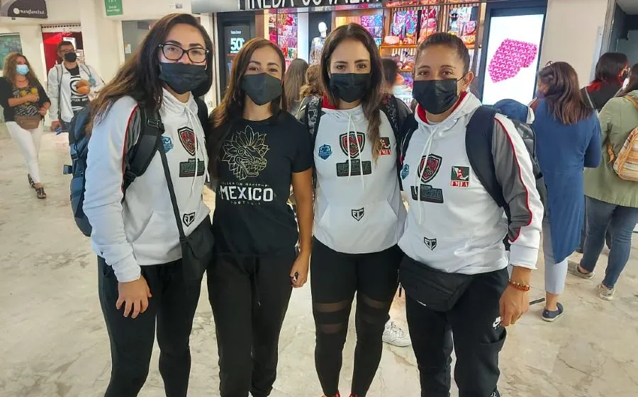 Jugadoras de la selección mexicana femenil de futbol americano