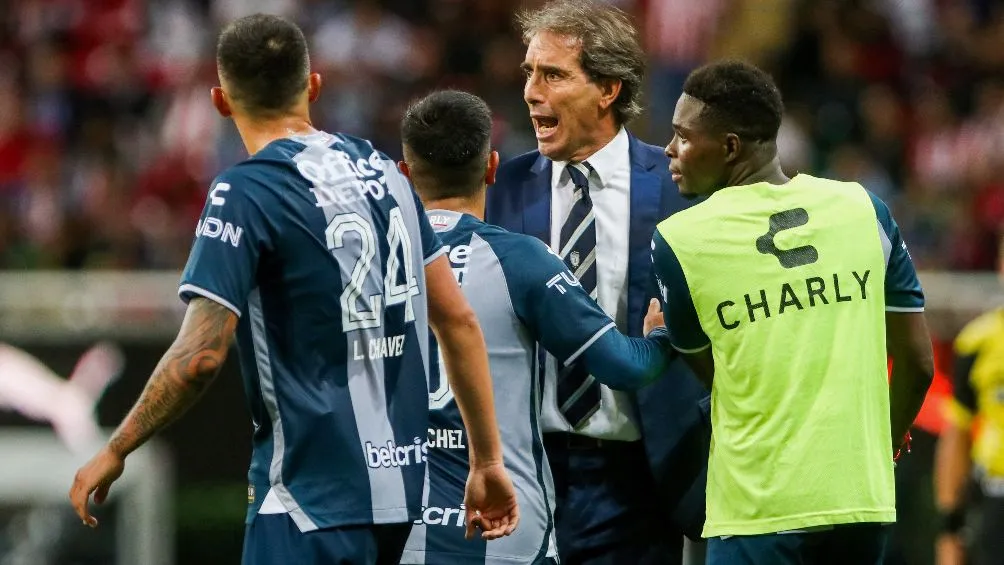 Almada, molesto tras las decisiones arbitrales