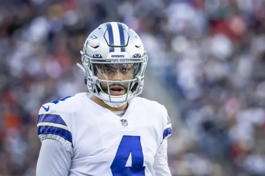 Dak Prescott durante un partido