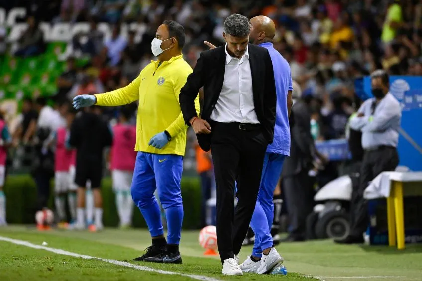 Fernando Ortiz durante un partido del América