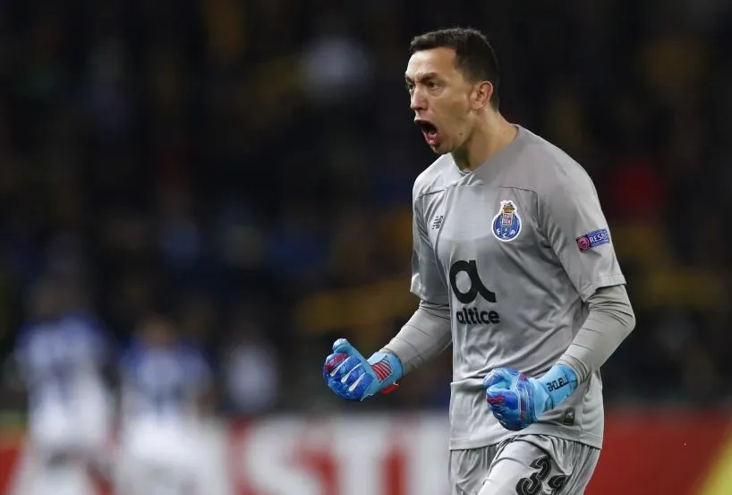 Marchesín en festejo de un gol de los 'Dragones'