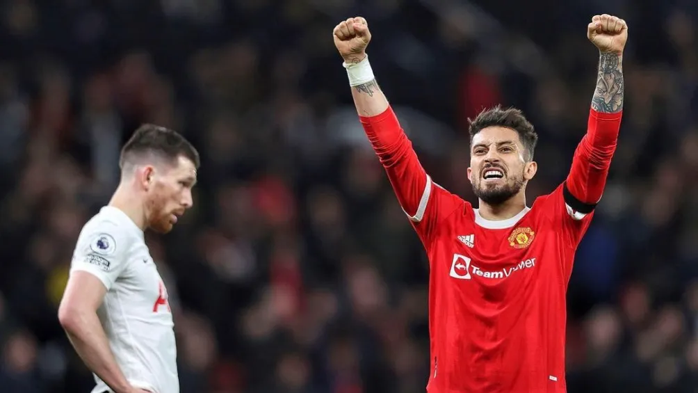 Telles celebra la victoria con el United