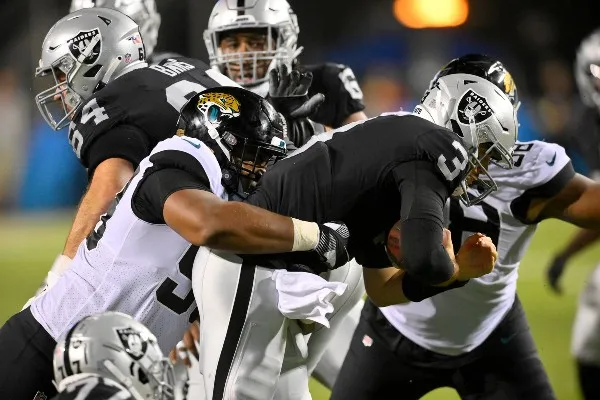 Las Vegas Raiders se impuso a Jacksonville Jaguars en el juego del Salón de la Fama