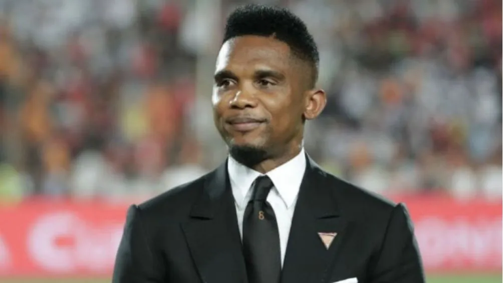 AP El camerunés recibiendo un premio