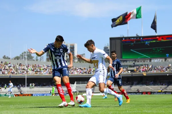 César 'Cachorro' Montes con Rayados vs Pumas