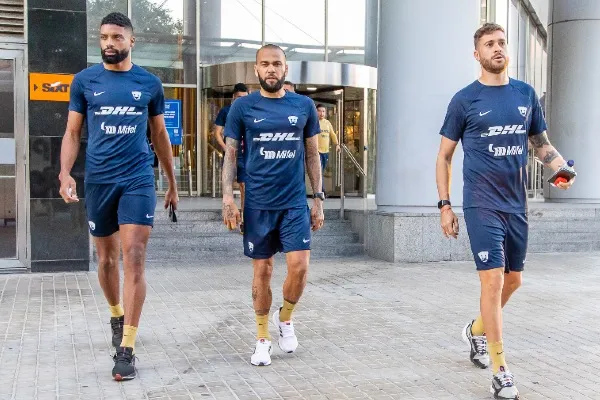 Dani Alves volverá a ver sus ex compañeros