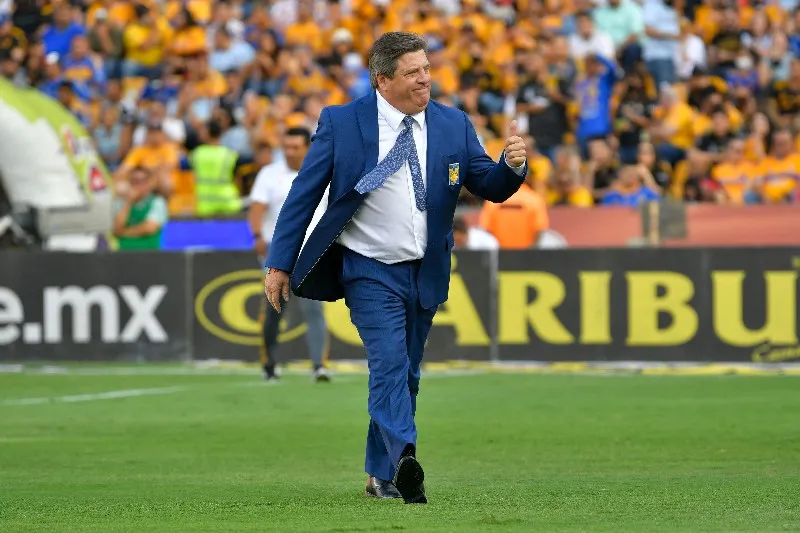 Miguel Herrera en partido con Tigres