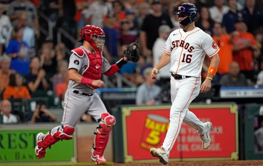 Aledmys Diaz llega a la registradora