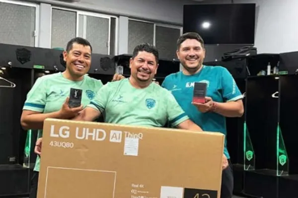 INSTAGRAM @CSALCEDOJR Los premiados de este mes