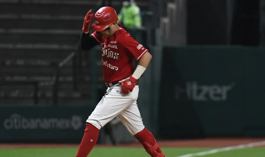 TWITTER @DiablosRojosMX Juan Carlos Gamboa recorre las bases tras jonrón