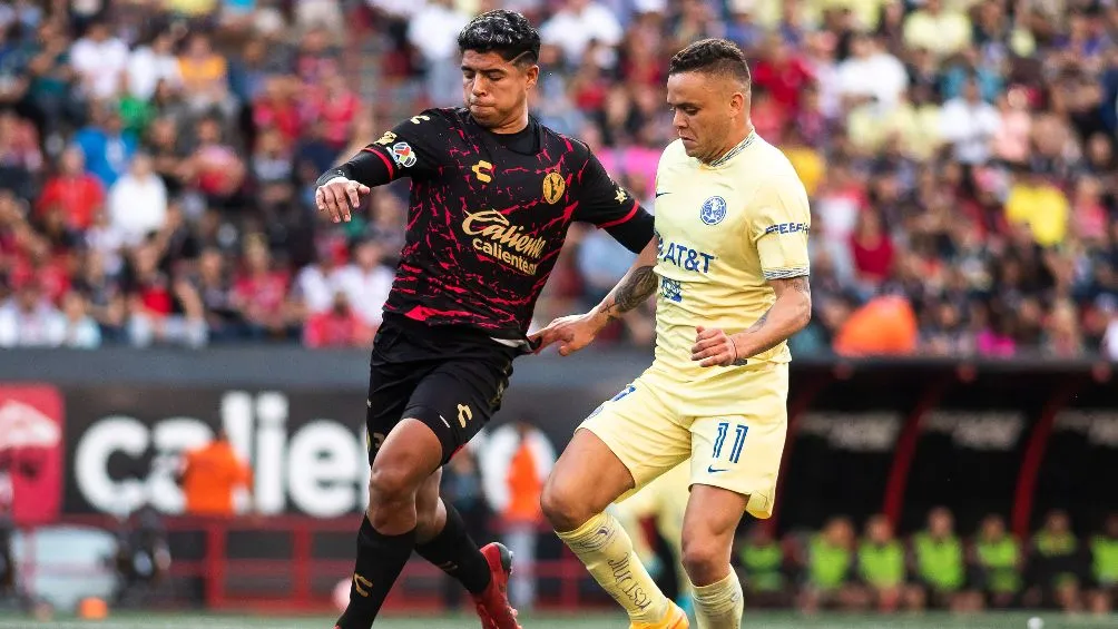 IMAGO7 Víctor Guzmán en acción con Tijuana