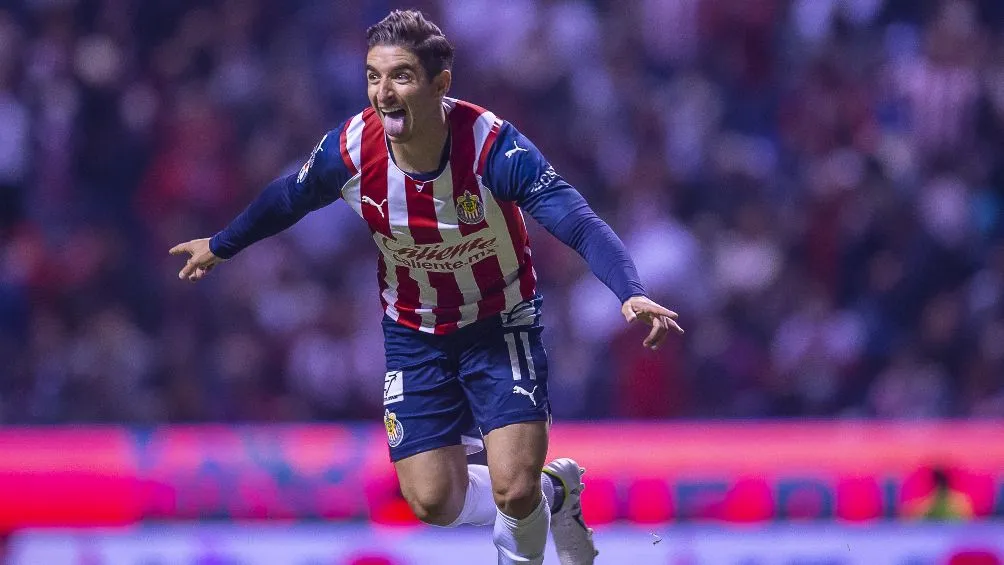 Isaac Brizuela no quiere salir de Chivas