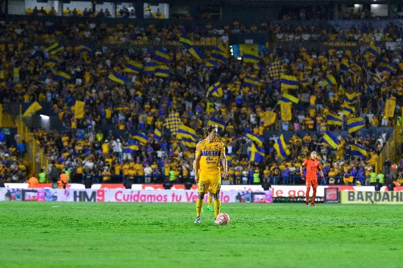 Sebastián Córdova en terreno de juego