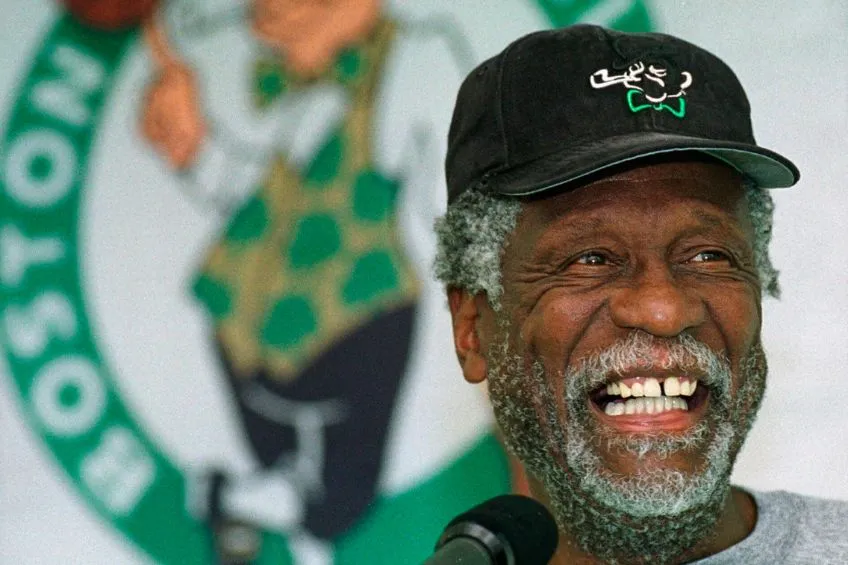 AP Bill Russell durante una conferencia de prensa