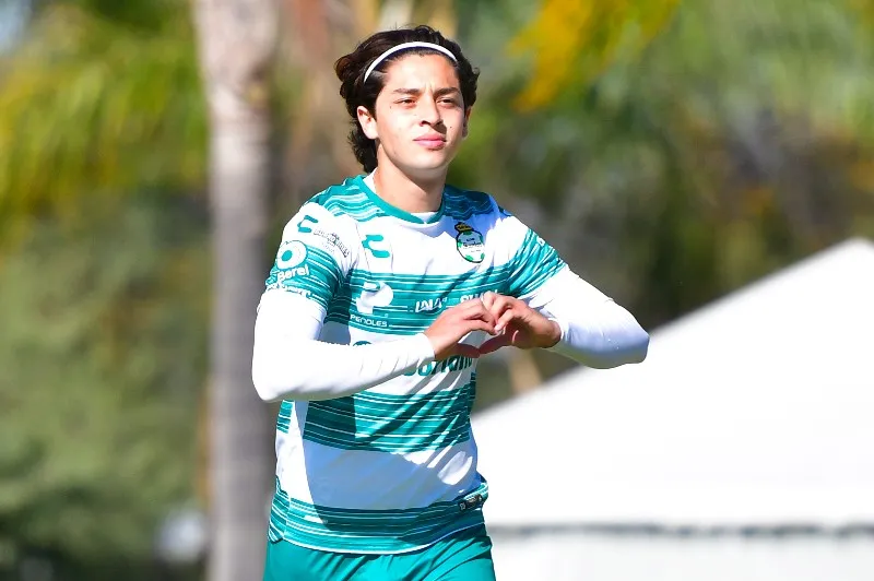 Jordan Carrillo en festejo de gol con Santos Sub 20