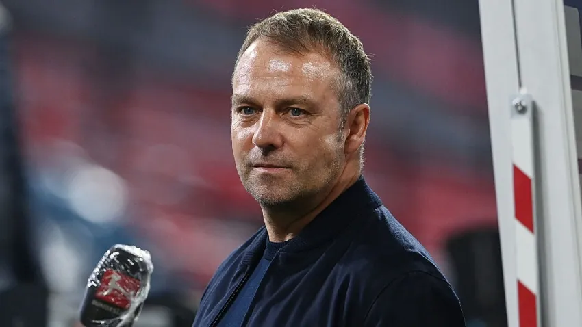 Hansi Flick tras un partido de la Selección de Alemania