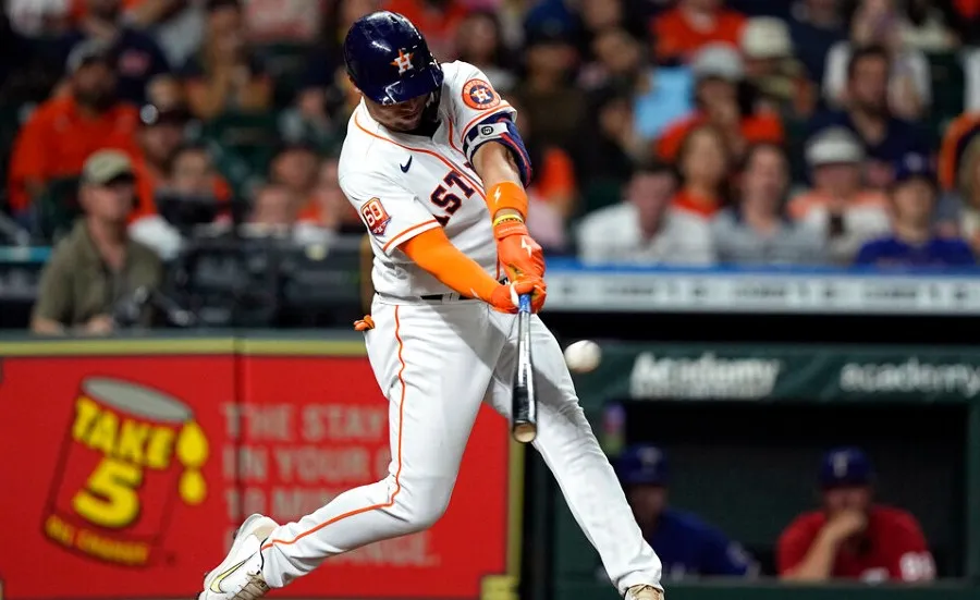 AP Aledmys Díaz al conectar grand slam