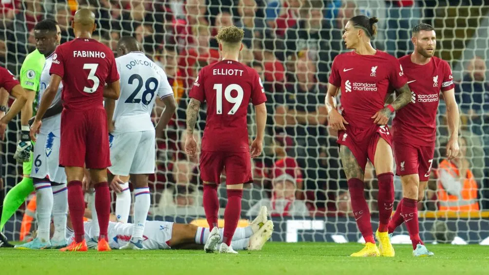 El uruguayo se fue expulsado por una tarjeta roja