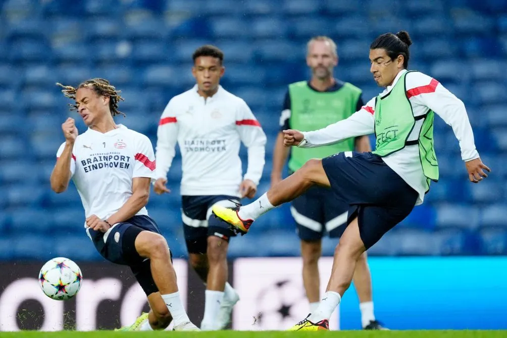 El PSV ya está en Glasgow para jugar ante Rangers