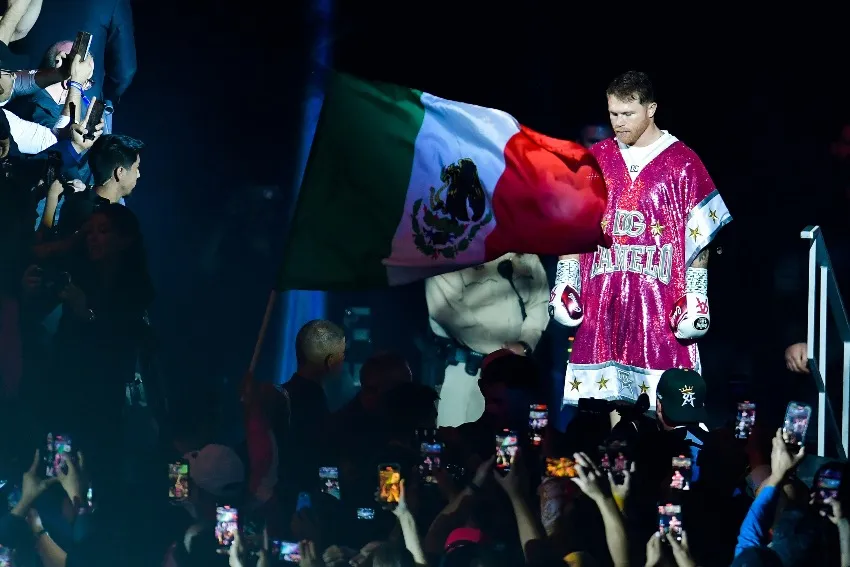 Canelo Álvarez previo a su pelea ante Bivol