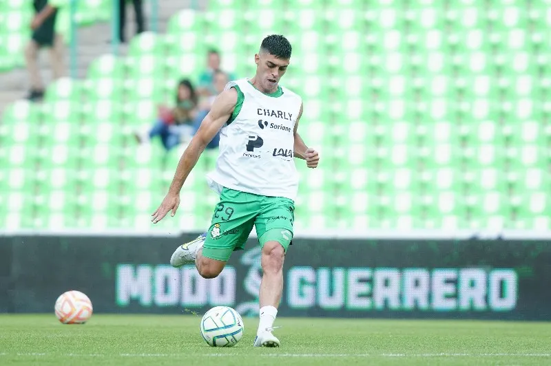 Juan Brunetta durante el partido de la jornada 9