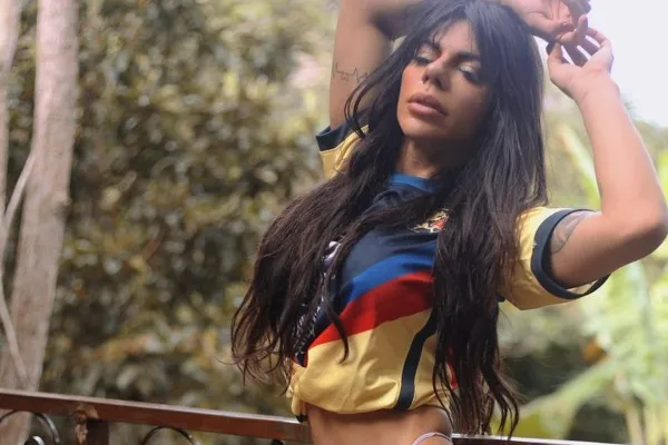 TWITTER @SUZYCORTEZ_ Suzy con su camiseta del América