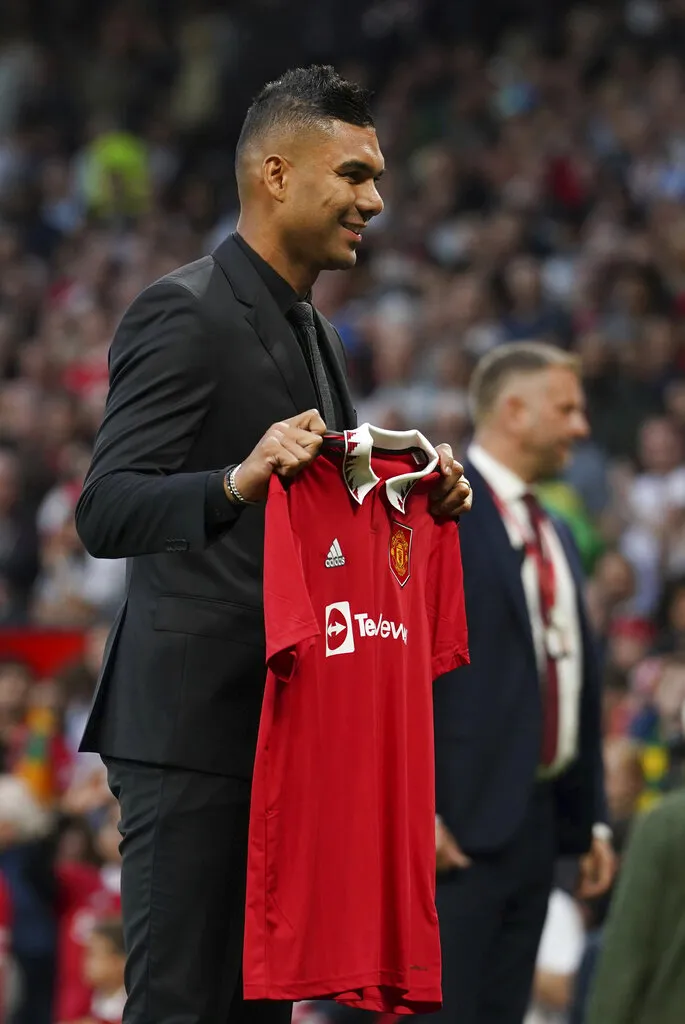 Casemiro con la camiseta del Manchester United en Old Trafford