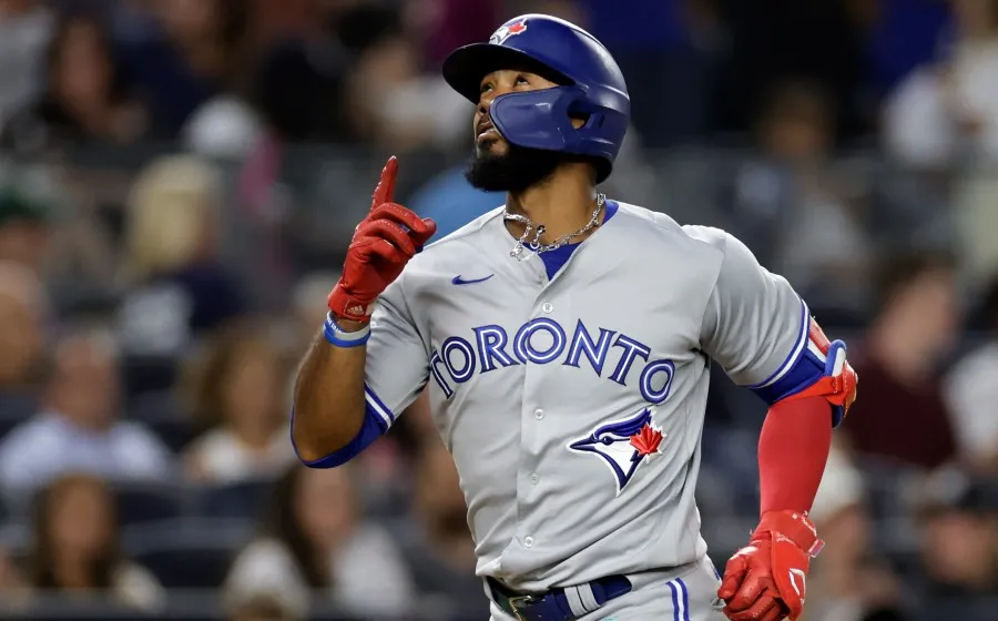 AP Teoscar Hernández festeja tras cuadrangular