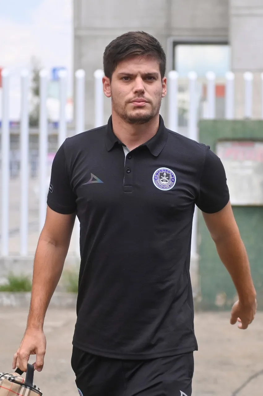 Jorge Meré en su llegada de Mazatlán