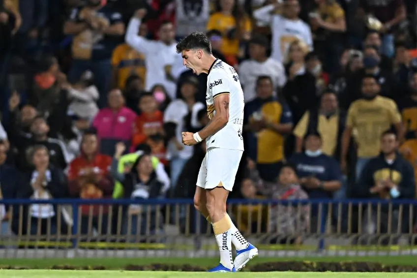 IMAGO7 Juan Dinenno festejando un gol