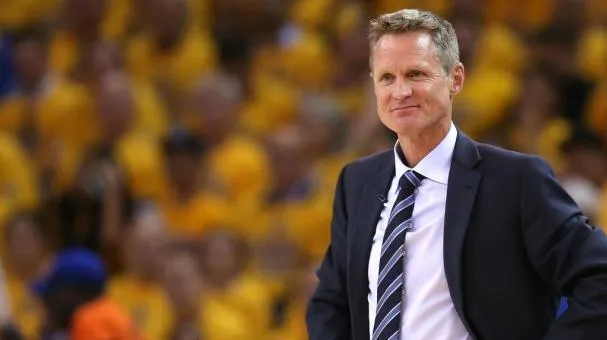 ESPECIAL Steve Kerr dirigiendo a Golden State