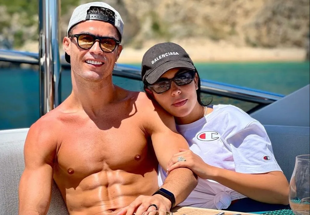 Cristiano con Georgina descansando