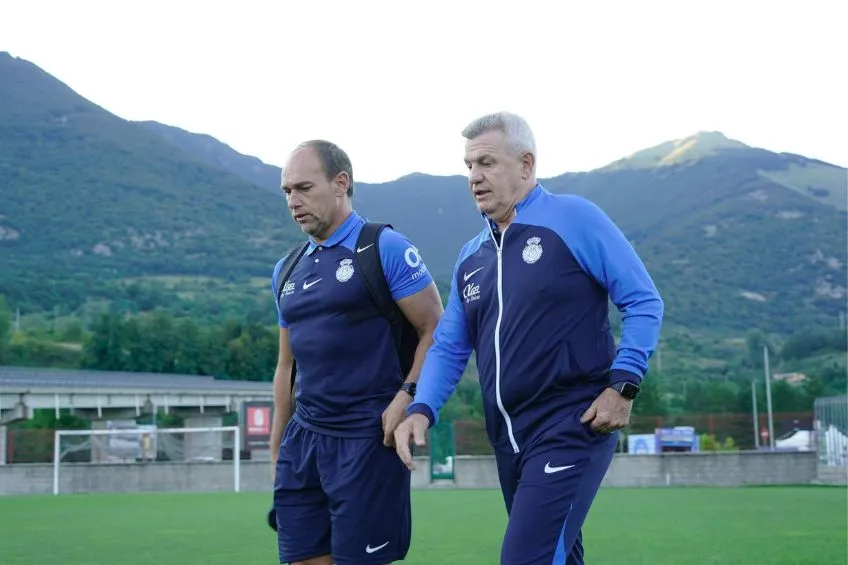 TWITTER: @RCD_Mallorca Javier Aguirre previo a un entrenamiento