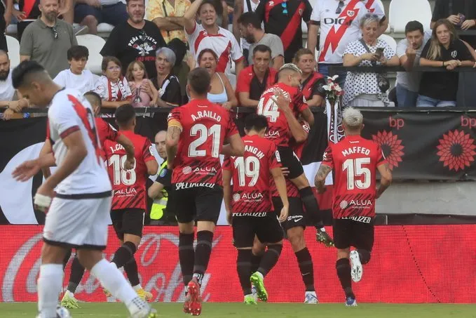 Jugadores de Mallorca en festejo de gol