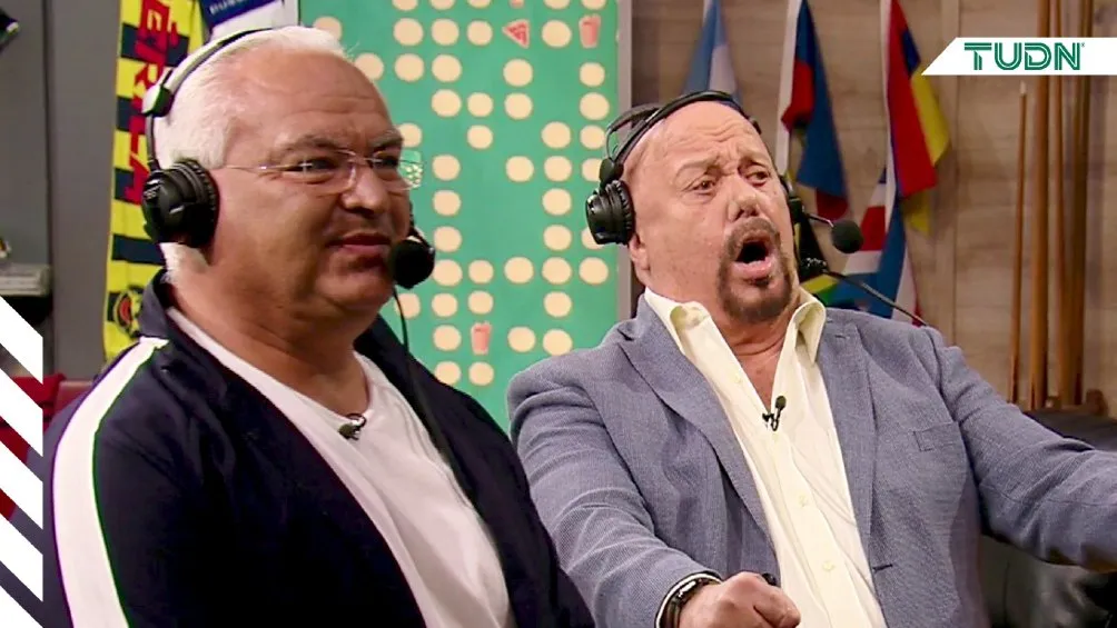 Luis Omar Tapia y el Perro Bermúdez narrando en TUDN