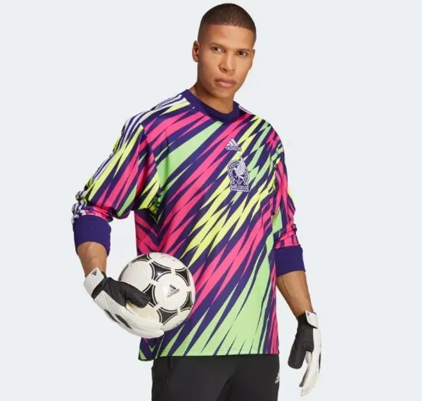 Adidas lanzó colorido jersey tributó al guardameta guerrerense Jorge Campos