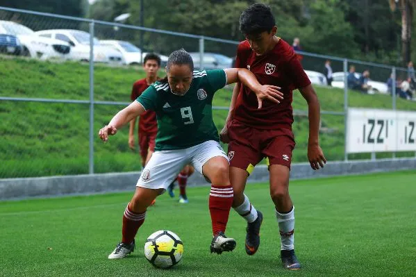 IMAGO7 Charlyn Corral con la Selección Mexicana Femenil