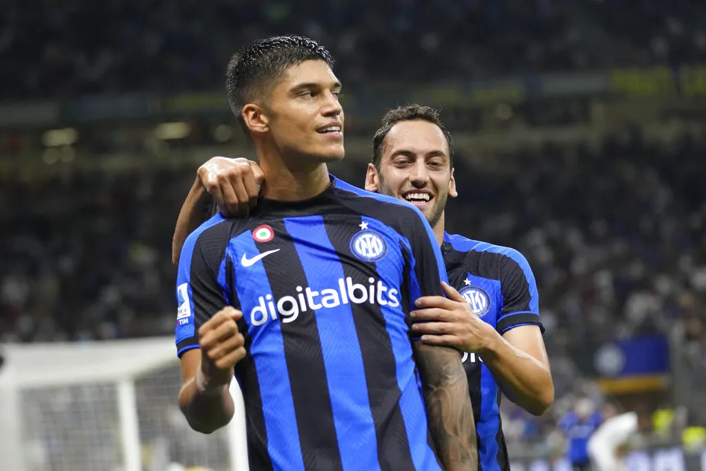 Joaquín Correa en festejo con el Inter de Milán