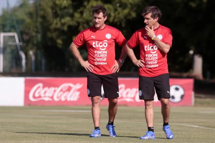 ESPECIAL Guillermo y Gustavo Barros Schelotto durante un entrenamiento