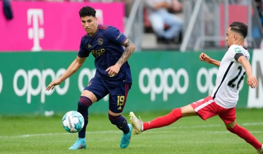 TWITTER @AFCAjax Sánchez en el juego ante Utrecht