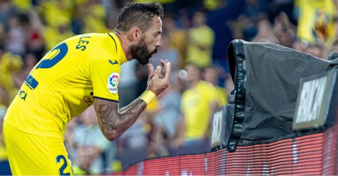 Morales celebrando su gol