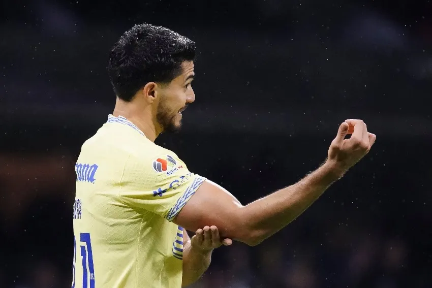 IMAGO 7 Henry Martín en el juego ante San Luis