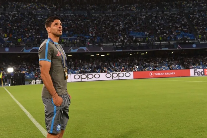 Gio Simeone previo a un partido del Napoli