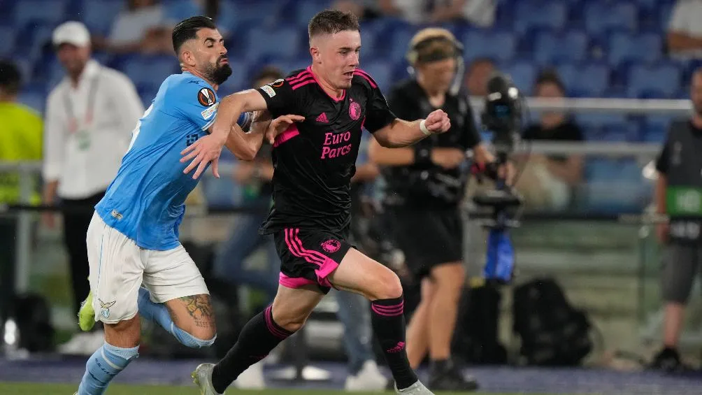 AP Feyenoord tuvo una noche complicada en el Olímpico de Roma